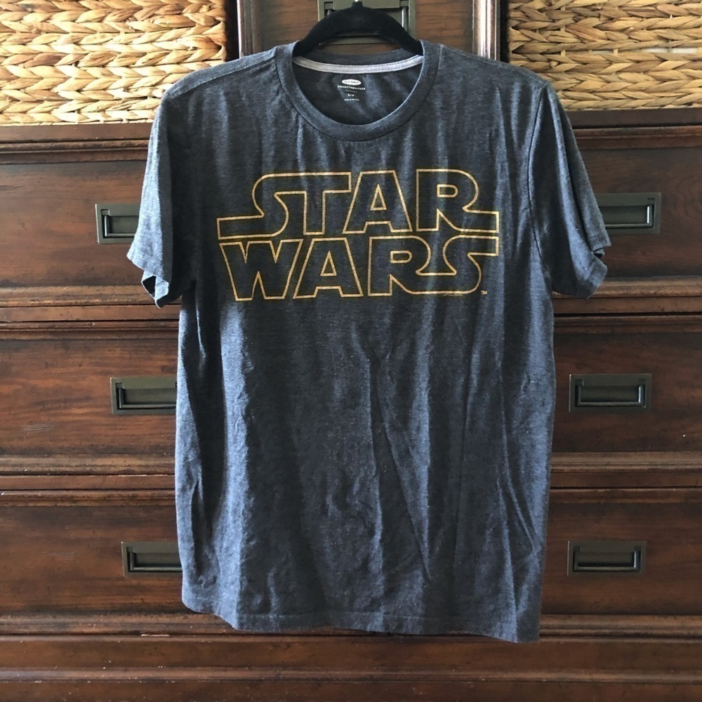 Old Navy Star Wars gray short sleeve graphic tee in size S